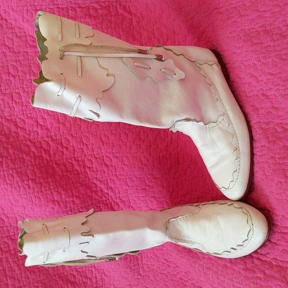 SWEET 80s Vintage White Leather North Star Booties EUC 6.5 - Picture 1 of 7